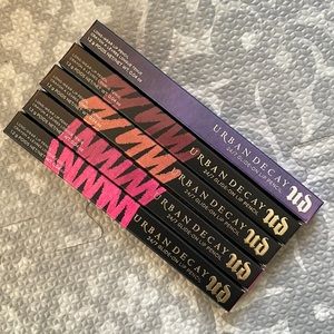 NIB Urban Decay 24/7 Glide-On Lip Pencil - see pic for colors